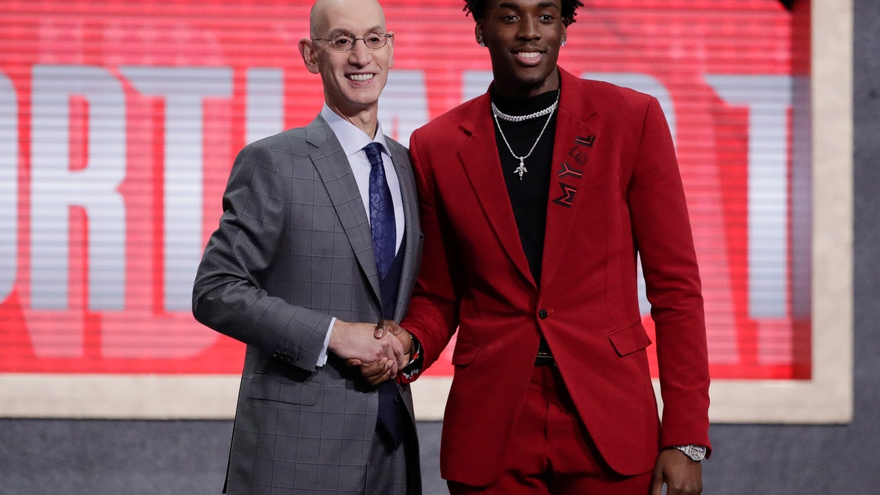 Trail Blazers select Nassir Little with 25th pick